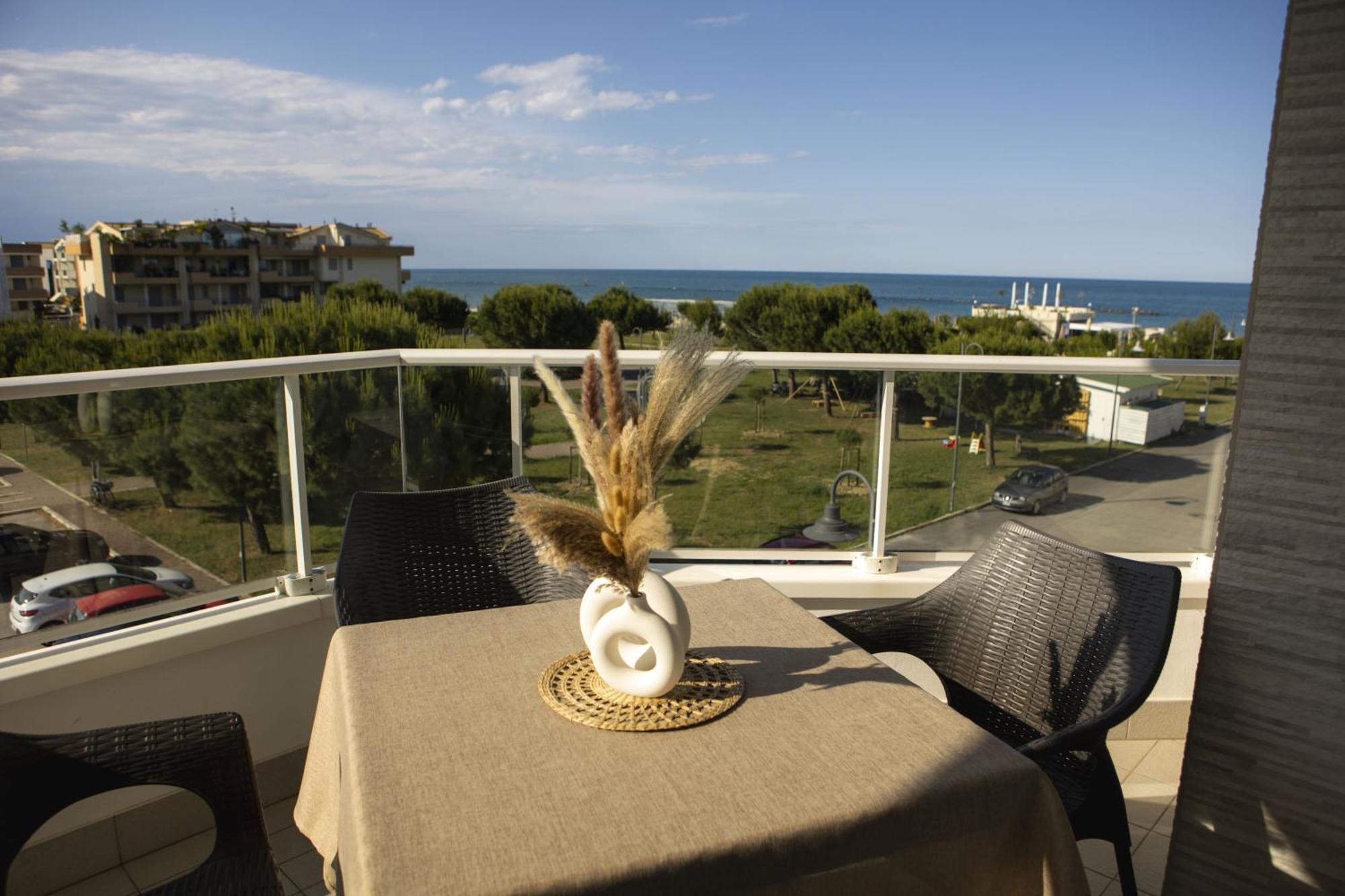 Residenze Roscioli Apart otel Roseto Degli Abruzzi Dış mekan fotoğraf